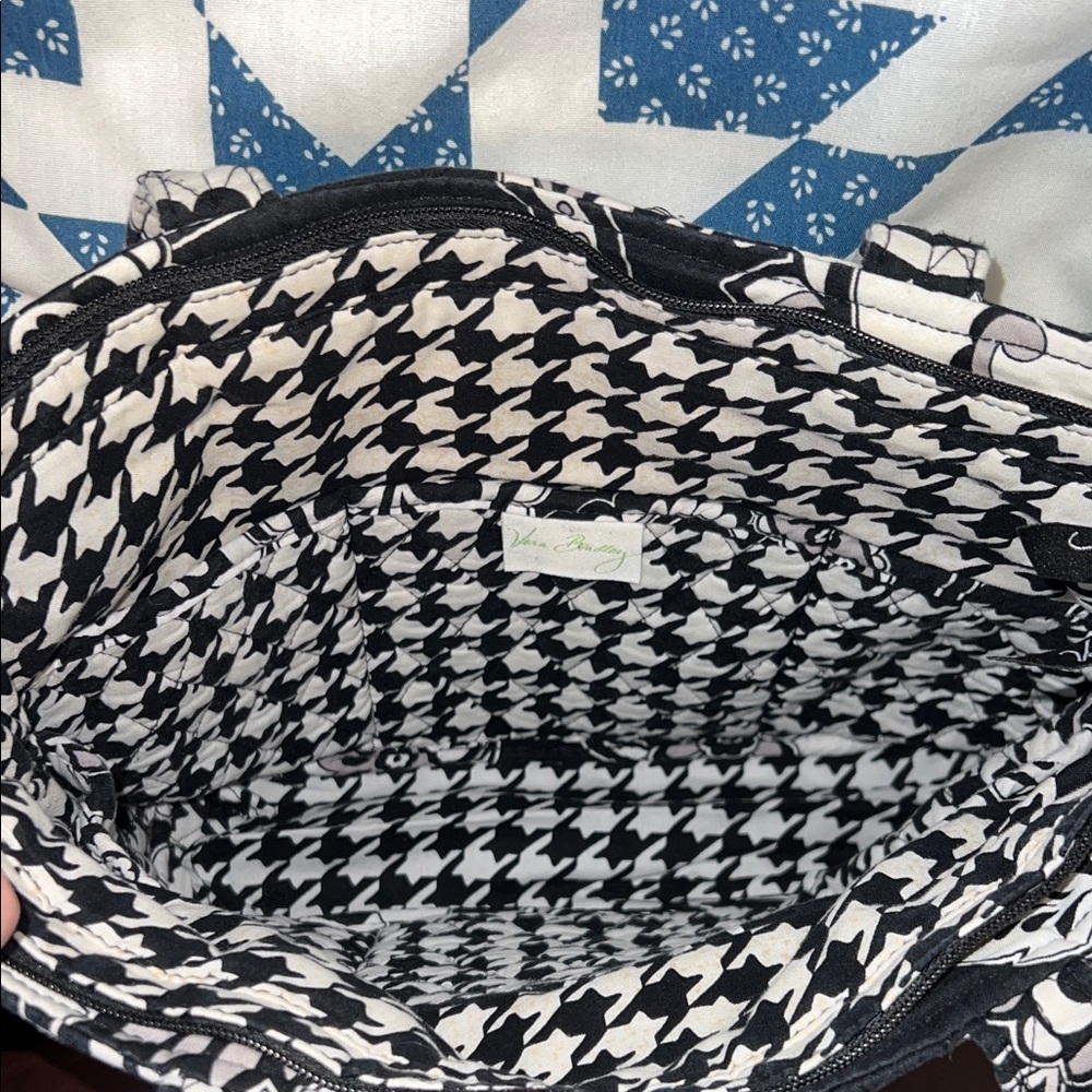 Vera Bradley Black & White Quilted Floral and Paisley 4 Piece Tote Set - Picture 4 of 7